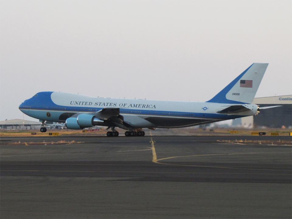 Air Force One ~ Honolulu, Hawaii ~ President Obama ~ Press Charter ~ Delta Airlines ~ Frank S. Lasduk